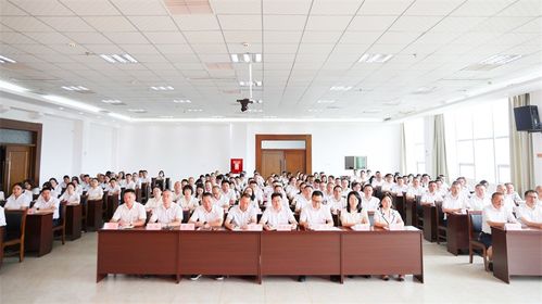 閬中市衛生健康系統召開慶祝中國共產黨成立104周年暨黨課報告會 展覽展示服務回顧與展望